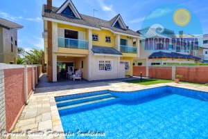 Sobrado á venda no condomínio Bougainvillée I em Peruíbe