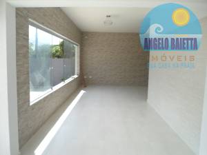 Casa á venda no bairro Arpoador em Peruíbe, á 400 metros da praia
