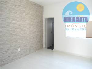 Casa á venda no bairro Arpoador em Peruíbe, á 400 metros da praia