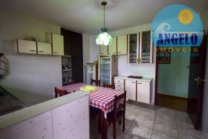 Casa terrea, 3 dormitórios, 2 lotes,  no bairro Arpoador, á 200 metros da praia