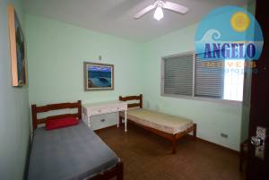 Casa terrea, 3 dormitórios, 2 lotes,  no bairro Arpoador, á 200 metros da praia