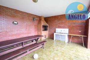 Casa terrea, 3 dormitórios, 2 lotes,  no bairro Arpoador, á 200 metros da praia