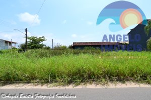 Terreno á venda no bairro São José em Peruíbe