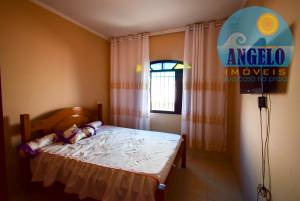 Casa para venda no bairro Continental em Peruíbe, entre 400 e 800 metros da praia