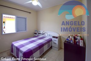 Casa á venda no bairro São José em Peruíbe