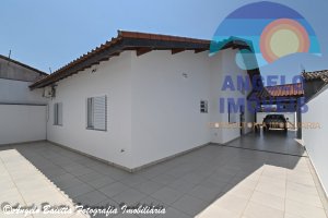 Casa á venda no bairro Jardim Beira Mar em Peruíbe