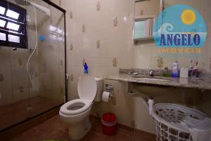 Casa com piscina para venda no bairro Oásis em Peruíbe, entre 800 e 1200 metros da praia