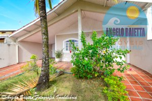Casa á venda no bairro Icaraiba em Peruíbe