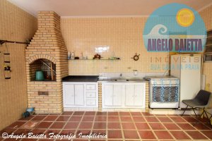 Casa á venda no bairro Icaraiba em Peruíbe