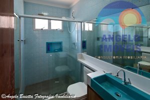 Casa com piscina a 50 metros da praia no bairro Florida em Peruíbe