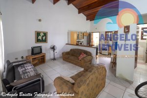 Casa á venda no bairro Cidade Nova Peruíbe em Peruíbe