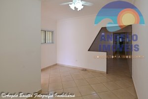 Casa para locação no bairro Centro em Peruíbe