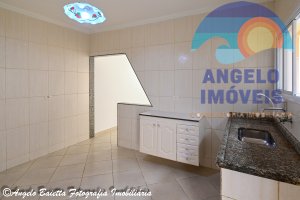 Casa para locação no bairro Centro em Peruíbe