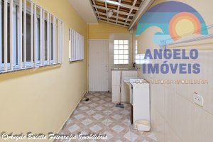 Casa para locação no bairro Centro em Peruíbe