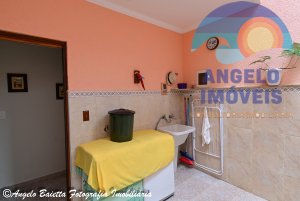 Casa á venda no bairro Tres Maris em Peruíbe
