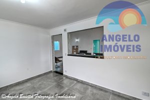 Casa lado praia á venda no bairro Barra de Jangada em Peruíbe