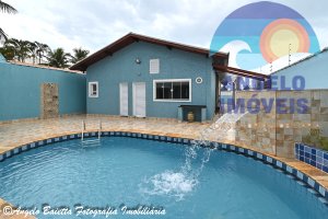 Casa lado praia á venda no bairro Barra de Jangada em Peruíbe