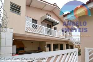 Casa lado praia á venda no bairro Belmira Novaes em Peruíbe