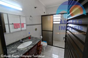 Casa lado praia á venda no bairro Belmira Novaes em Peruíbe