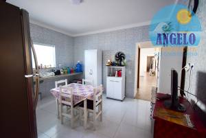 Sobrado com piscina para venda no bairro Cidade Nova Peruibe, entre 800 e 1200 metros da praia