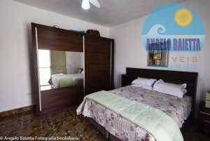 Casa á venda no bairro Maria Helena Novaes em Peruíbe