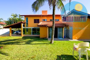 Casa em 2 lotes, 4 dormitórios (sendo 2 suítes), Balneário Stella Maris - Peruíbe.