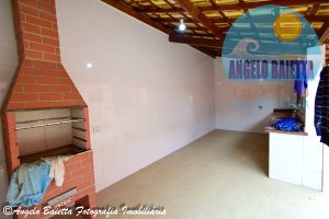 Casa á venda no bairro Icaraíba em Peruíbe