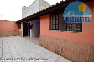 Casa á venda no bairro Icaraíba em Peruíbe