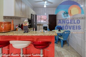 Casa para venda no bairro Tres Marias, entre 400 e 800 metros da praia