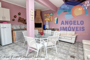 Casa para venda no bairro Tres Marias, entre 400 e 800 metros da praia