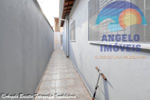 Casa com 3 dormitórios, piscina, á venda no bairro Park D Aville em Peruíbe