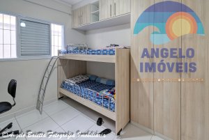 Casa com 3 dormitórios, piscina, á venda no bairro Park D Aville em Peruíbe