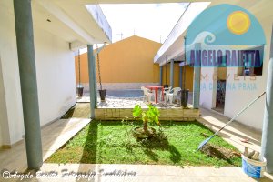 Sobrado á venda no bairro Josedy em Peruíbe, á 200 metros da praia