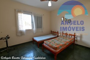 Casa lado praia á venda no bairro Cidade Nova Peruíbe em Peruíbe