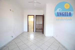 Casa para venda no bairro Centro em Peruibe, entre 400 e 800 metros da praia