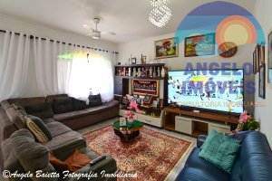 Casa á venda no bairro Florida em Peruíbe
