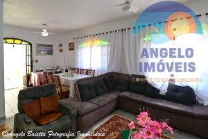 Casa á venda no bairro Florida em Peruíbe
