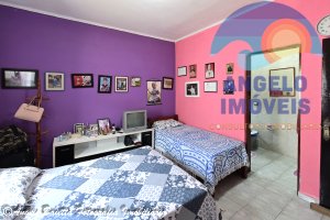 Casa á venda no bairro Florida em Peruíbe