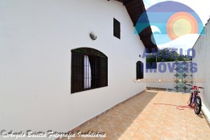 Casa á venda no bairro Florida em Peruíbe