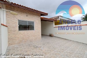 Casa á venda no bairro Ribamar em Peruibe
