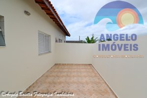Casa á venda no bairro Ribamar em Peruibe