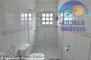 Casa em 2 lotes á venda em Peruibe Litoral SP, otima localização