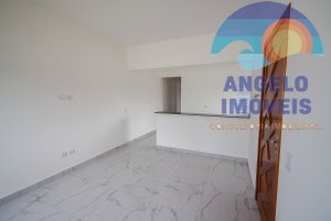 Casa á venda no bairro Jardim Veneza em Peruíbe