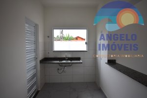 Casa á venda no bairro Jardim Veneza em Peruíbe