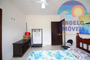 Casa á venda no condomínio São Luiz em Peruíbe