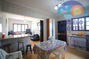 Casa á venda no condomínio São Luiz em Peruíbe