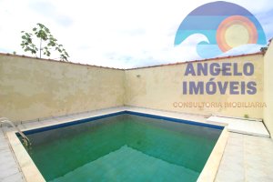 Casa á venda no condomínio São Luiz em Peruíbe