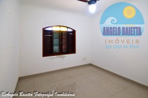 Casa á venda no bairro Jangada em Peruíbe