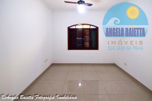 Casa á venda no bairro Jangada em Peruíbe