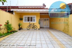 Casa á venda no bairro Park Daville em Peruíbe